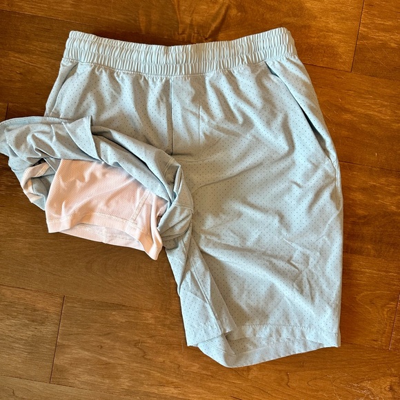 Lululemon liner shorts - Picture 4 of 4